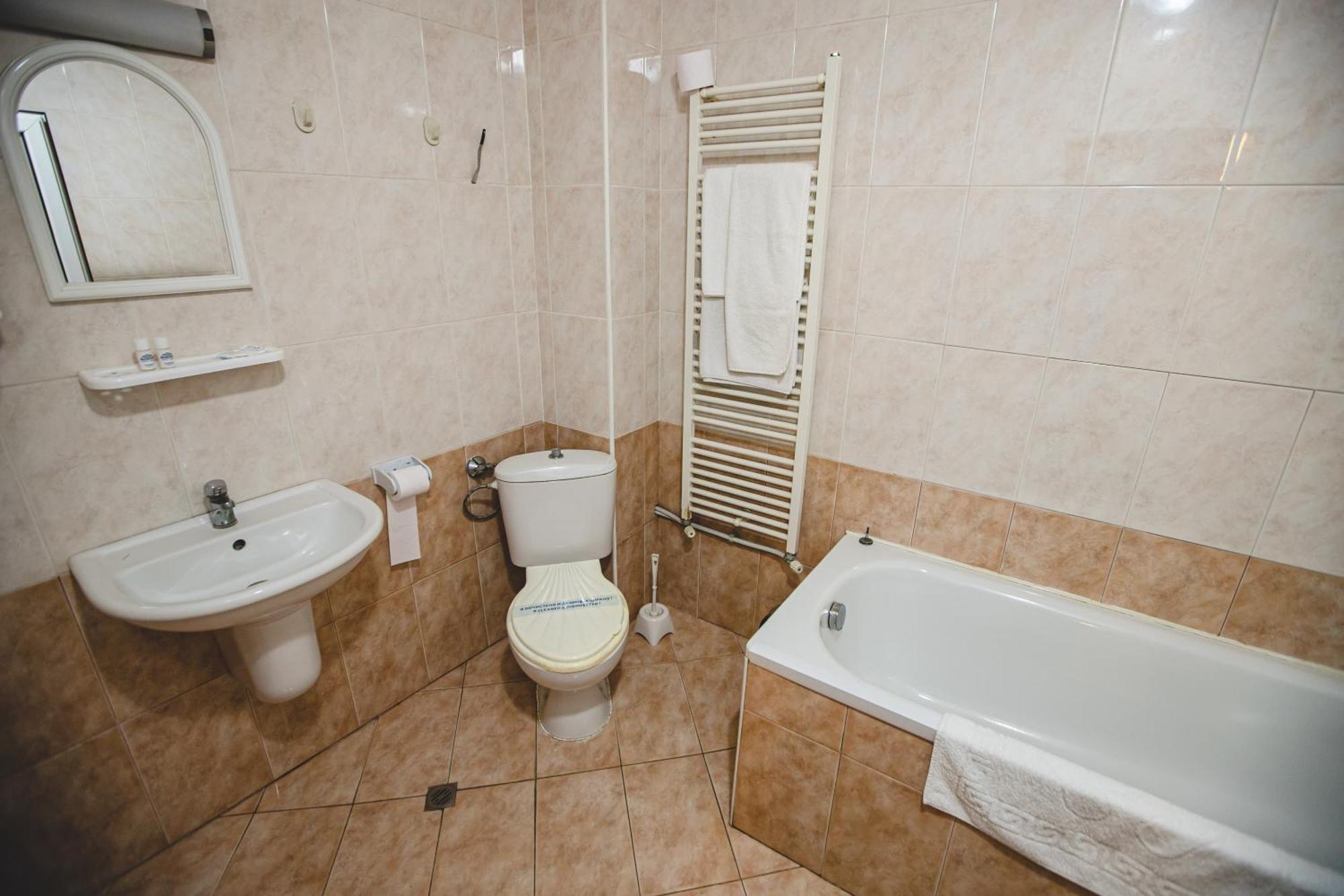 Rodopi Hotel Haskovo Ngoại thất bức ảnh