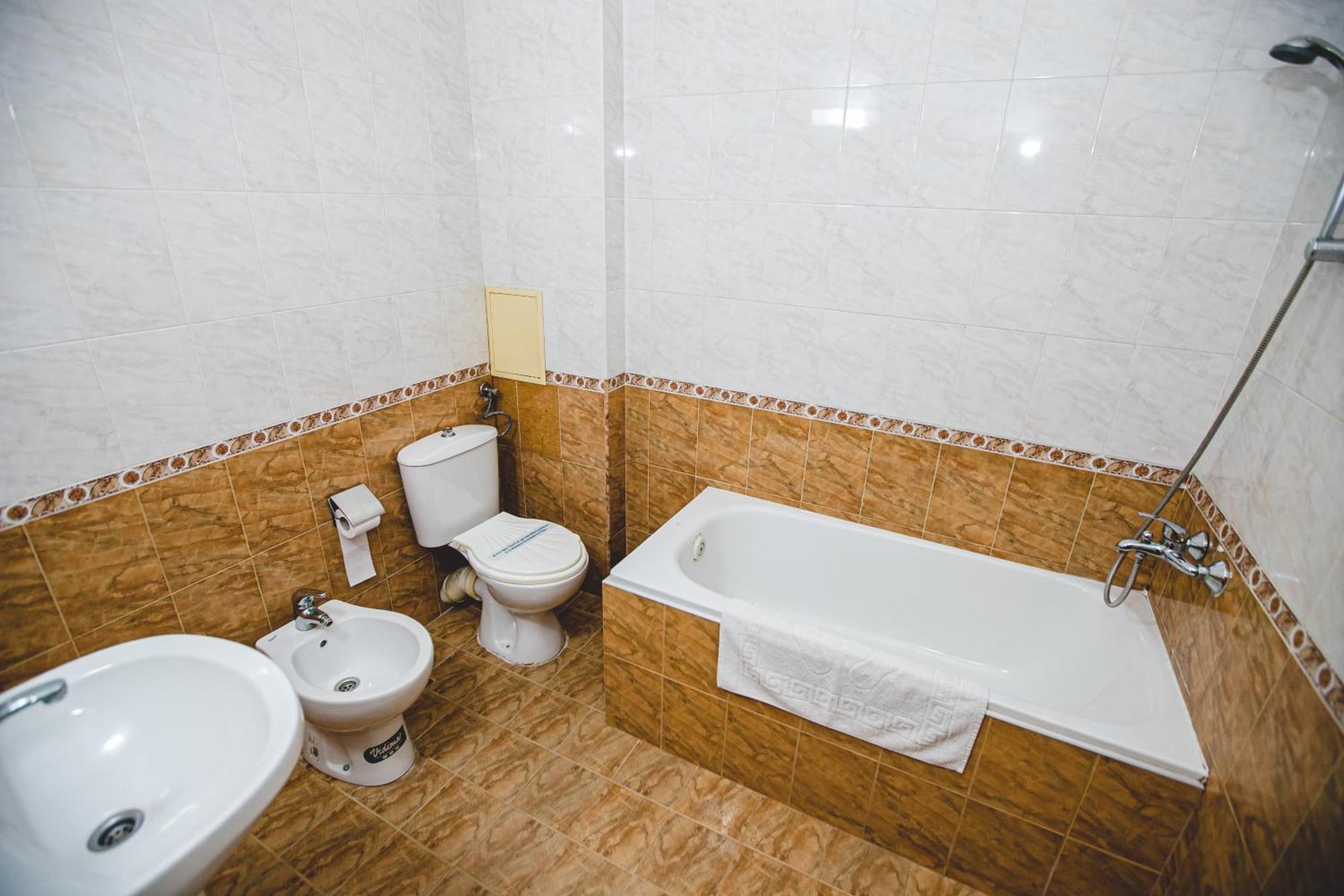 Rodopi Hotel Haskovo Ngoại thất bức ảnh