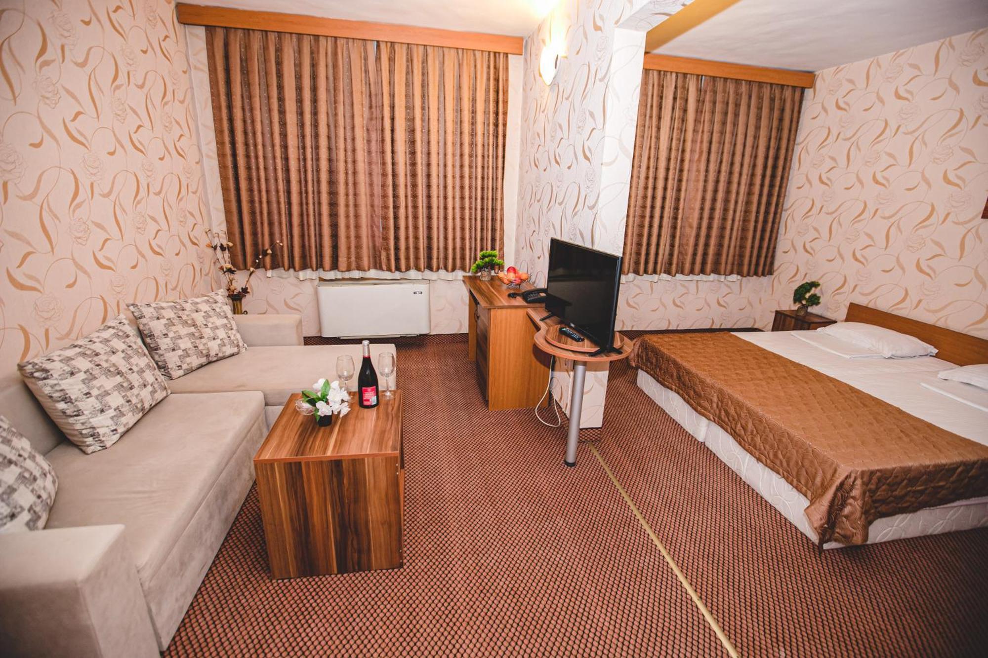 Rodopi Hotel Haskovo Ngoại thất bức ảnh