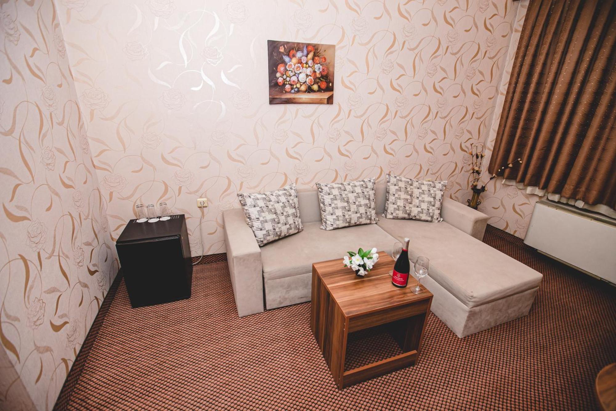 Rodopi Hotel Haskovo Ngoại thất bức ảnh