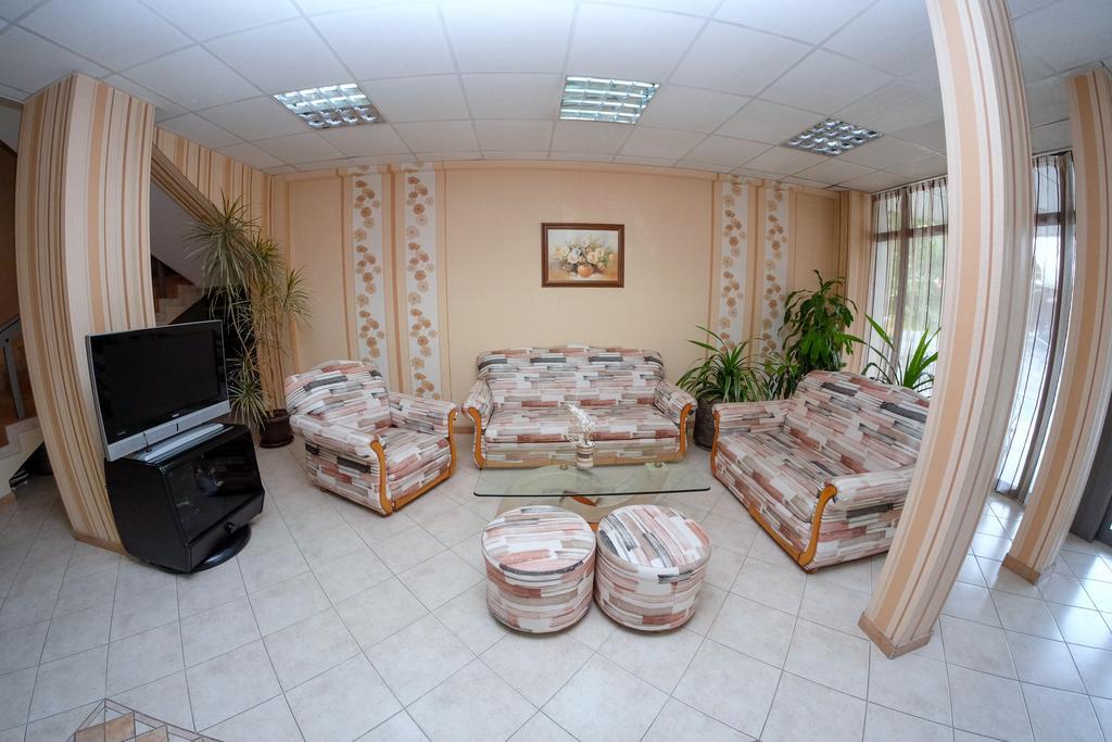 Rodopi Hotel Haskovo Ngoại thất bức ảnh