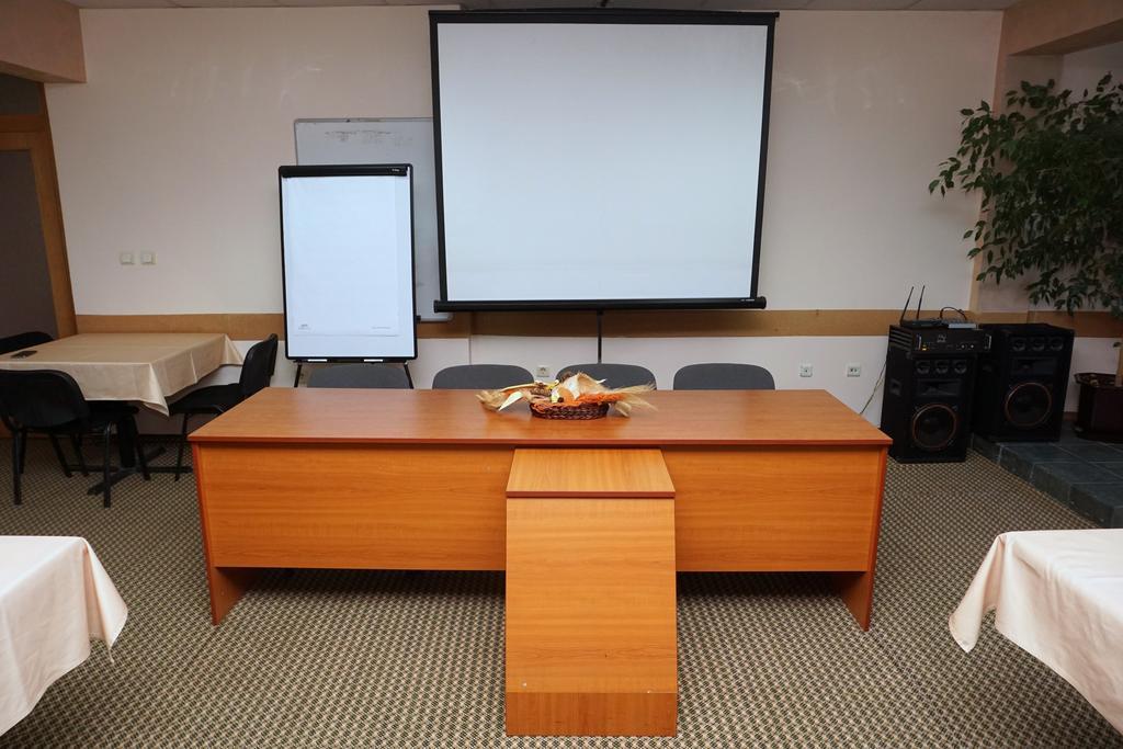 Rodopi Hotel Haskovo Ngoại thất bức ảnh