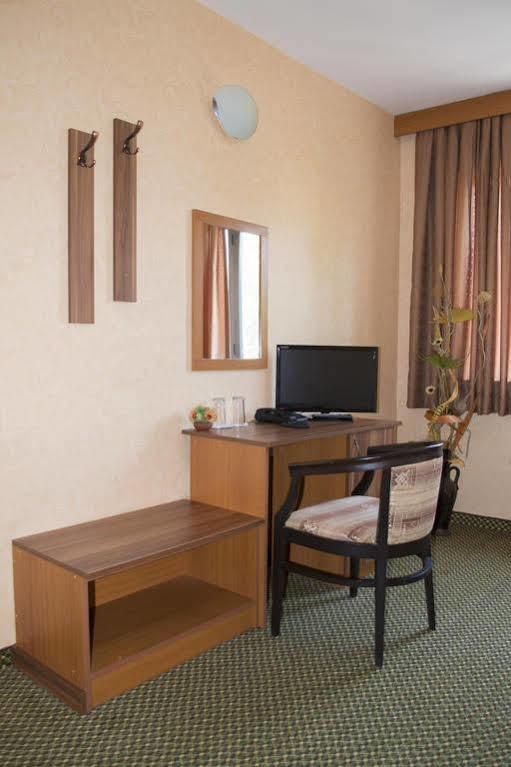 Rodopi Hotel Haskovo Ngoại thất bức ảnh