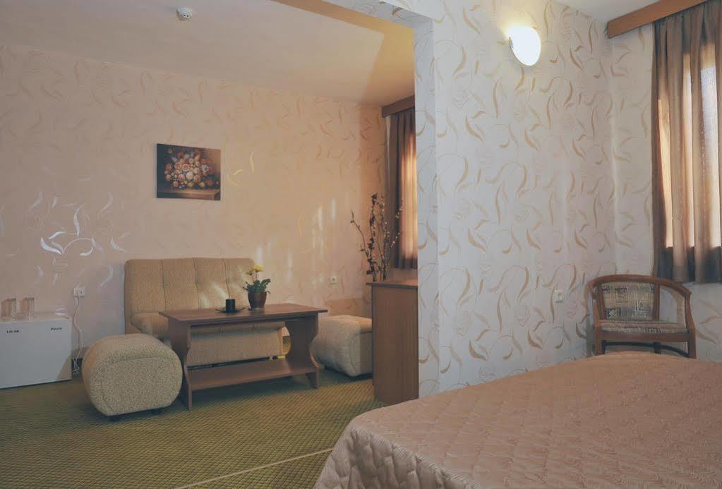 Rodopi Hotel Haskovo Ngoại thất bức ảnh