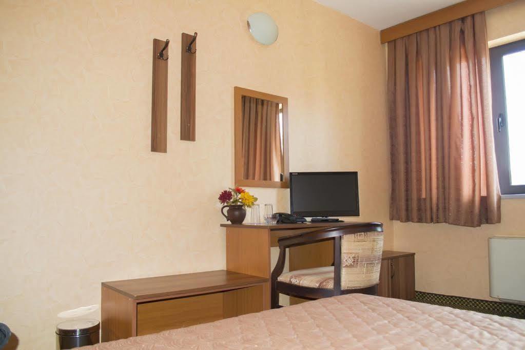 Rodopi Hotel Haskovo Ngoại thất bức ảnh
