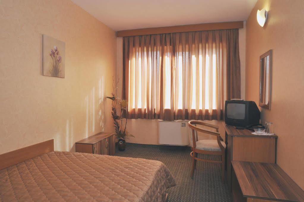 Rodopi Hotel Haskovo Ngoại thất bức ảnh