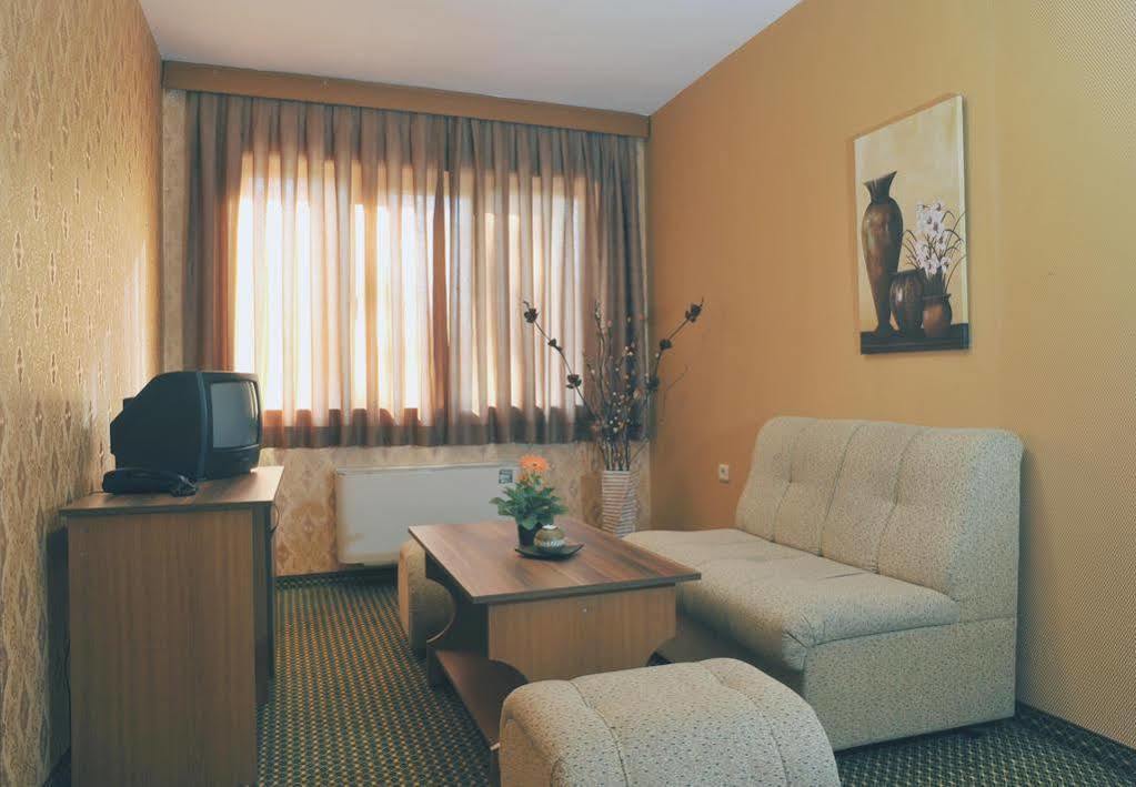Rodopi Hotel Haskovo Ngoại thất bức ảnh