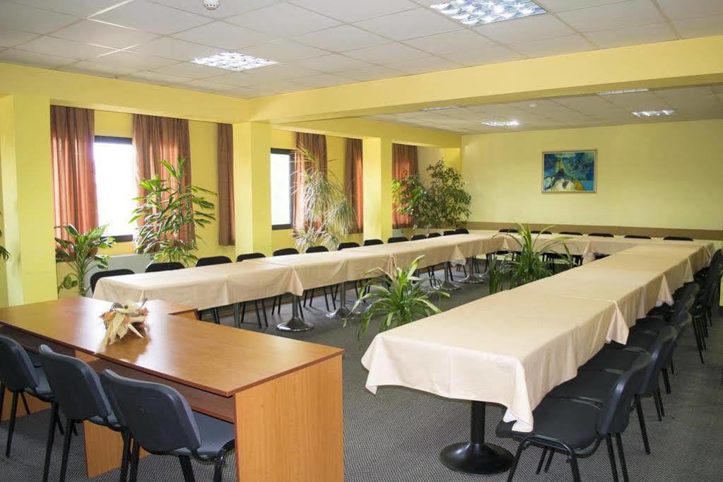 Rodopi Hotel Haskovo Ngoại thất bức ảnh